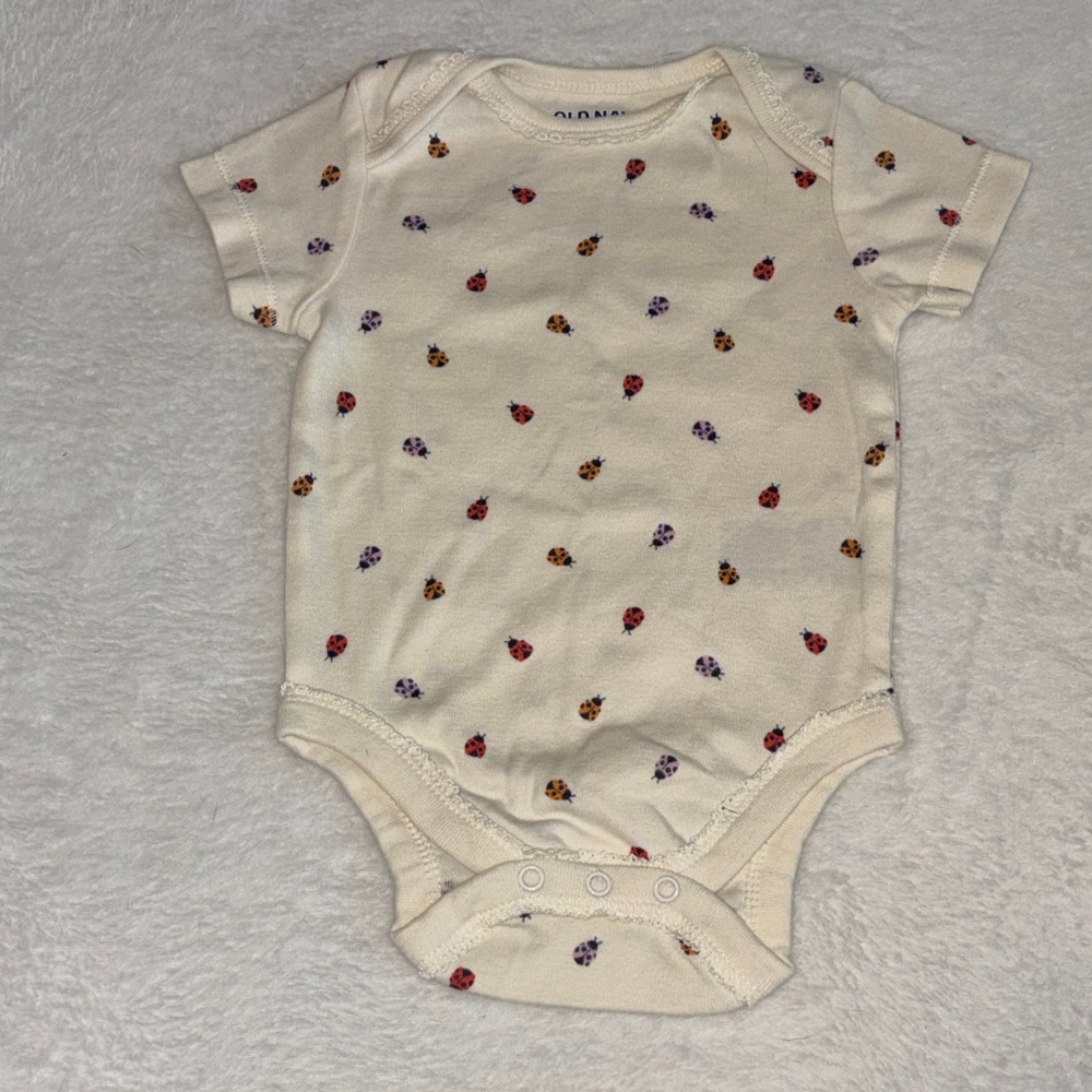 (3 for $10) Old Navy Cream Bodysuit with Colorful Ladybug Print 3-6 months 🐞